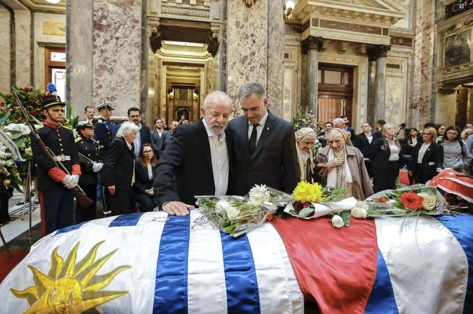 Lula no Velório de Mujica: Legado e Amizade