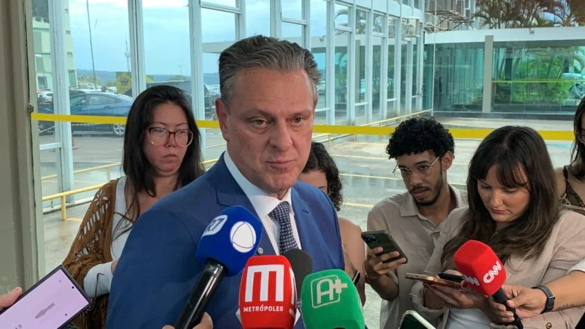 China suspende importações de carne de frango do Brasil por gripe aviária